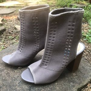 Fergalicious Toeless grey booties chunky heel 7.5